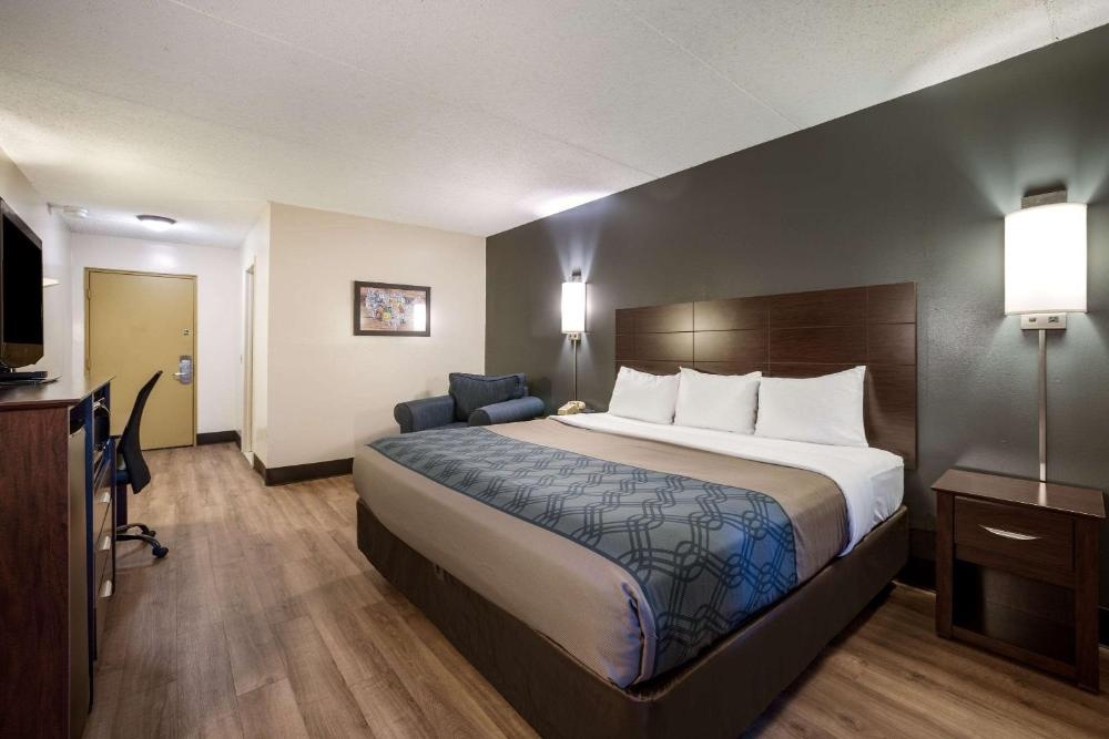 Econo Lodge Darien Lakes